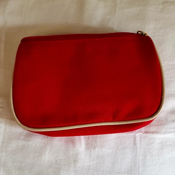 Elizabeth Arden Cosmetic Bag - Picture 2 of 4